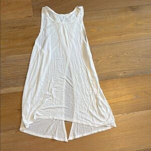 Montiel “peekaboo” Split Back Tie Sleeveless Tank Top in White